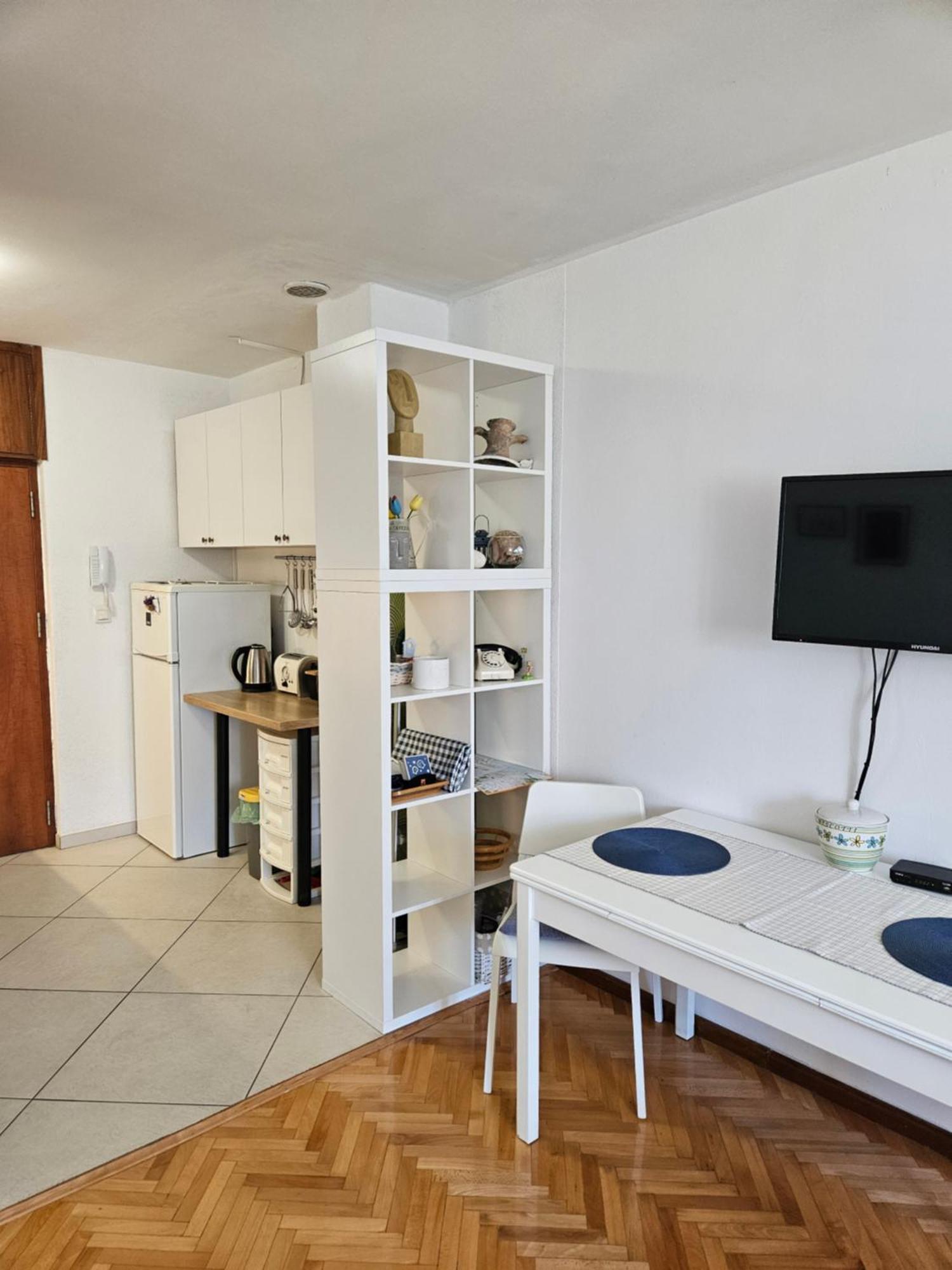 Beautiful Cozy Apartment Jug In Nice Neighbourhood. Spalato Esterno foto